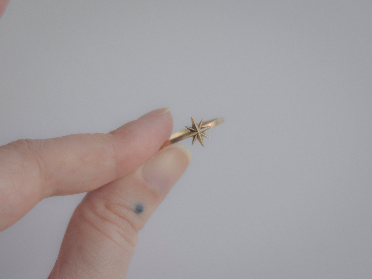 Stella - Small Ring - 18k Solid Gold - Made to Order